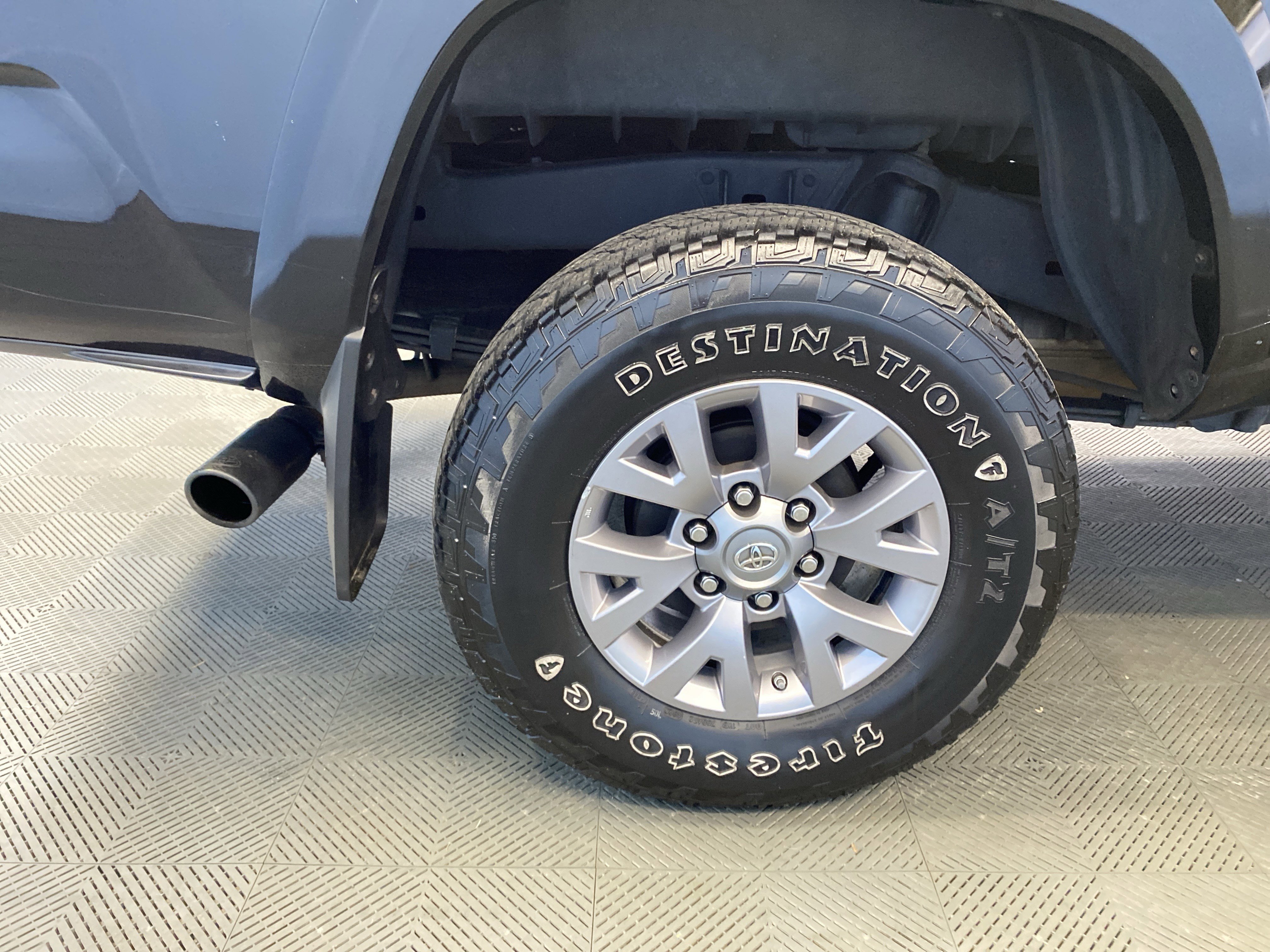 Used 2017 Toyota Tacoma 4x4 Access Cab image 29