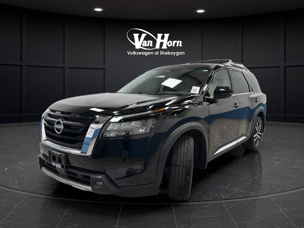 Used 2025 Nissan Pathfinder Platinum w/ Cargo Package AWD/4WD image 3
