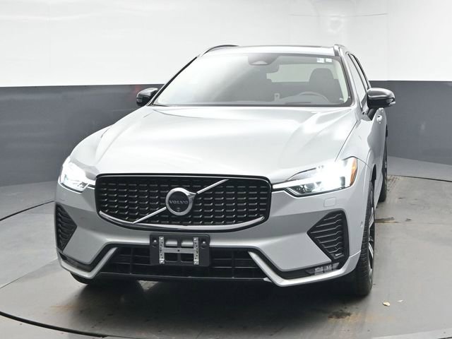 Used 2024 Volvo XC60 B5 Ultimate w/ Climate Package image 3