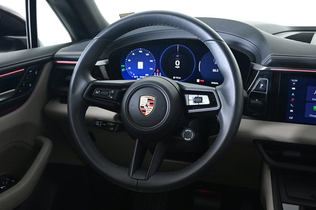Certified 2025 Porsche Macan Electric image 13