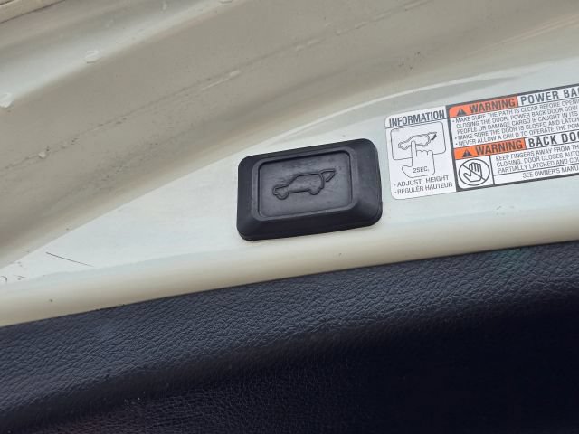Used 2014 Toyota RAV4 Limited w/ Technology Package AWD/4WD image 33