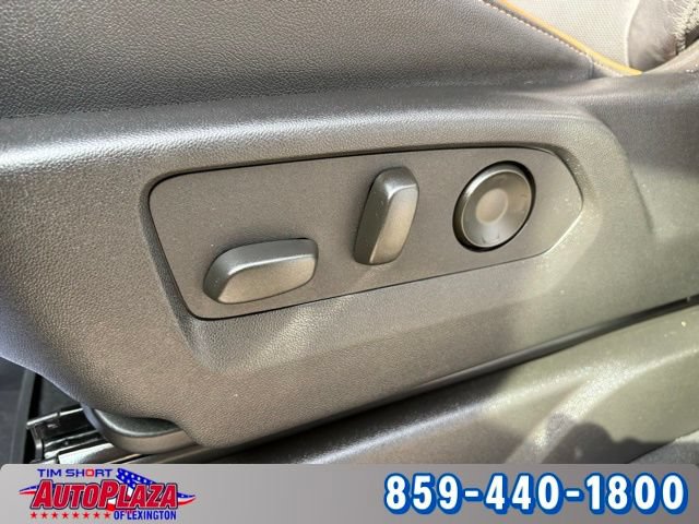 Used 2024 GMC Yukon AT4 w/ LPO, Floor Liner Package AWD/4WD image 29