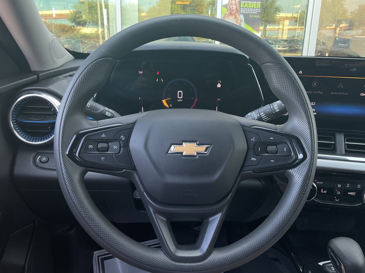Used 2025 Chevrolet Trax LT FWD image 26