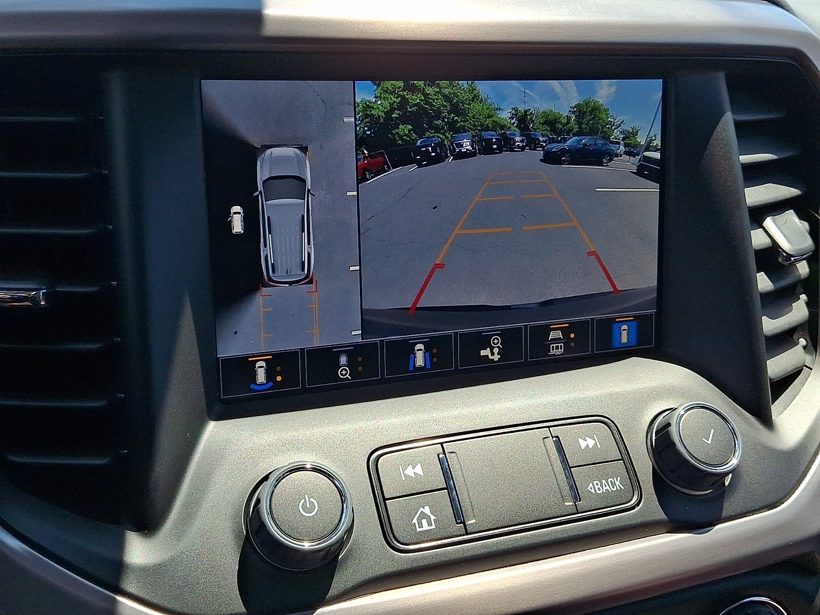 Used 2023 GMC Acadia AT4 w/ Technology Package AWD/4WD image 21