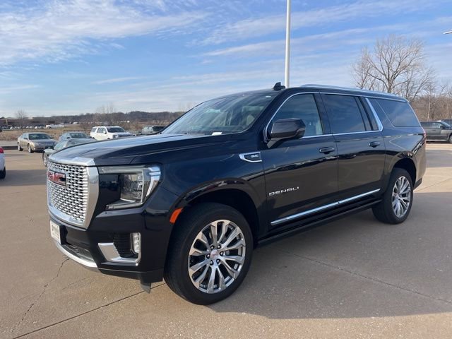 Used 2023 GMC Yukon XL Denali w/ Max Trailering Package image 7