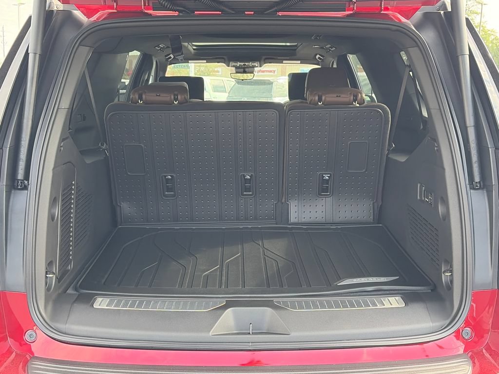 New 2026 Chevrolet Suburban High Country AWD/4WD image 7