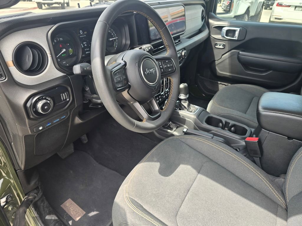 Used 2024 Jeep Wrangler Unlimited AWD/4WD image 19
