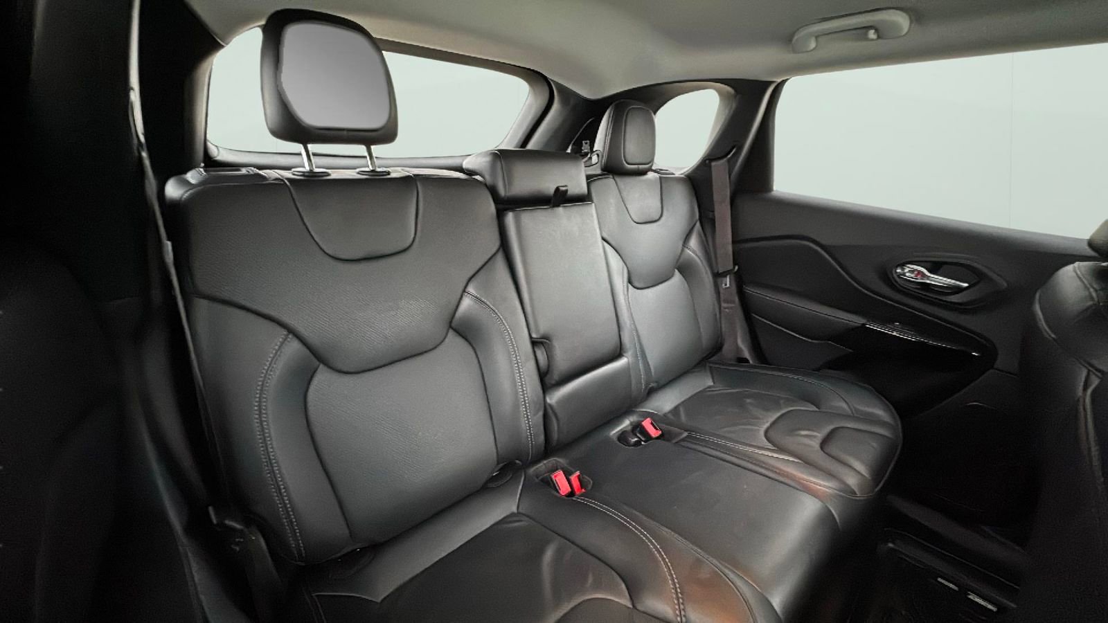 Used 2023 Jeep Cherokee Altitude Lux image 23