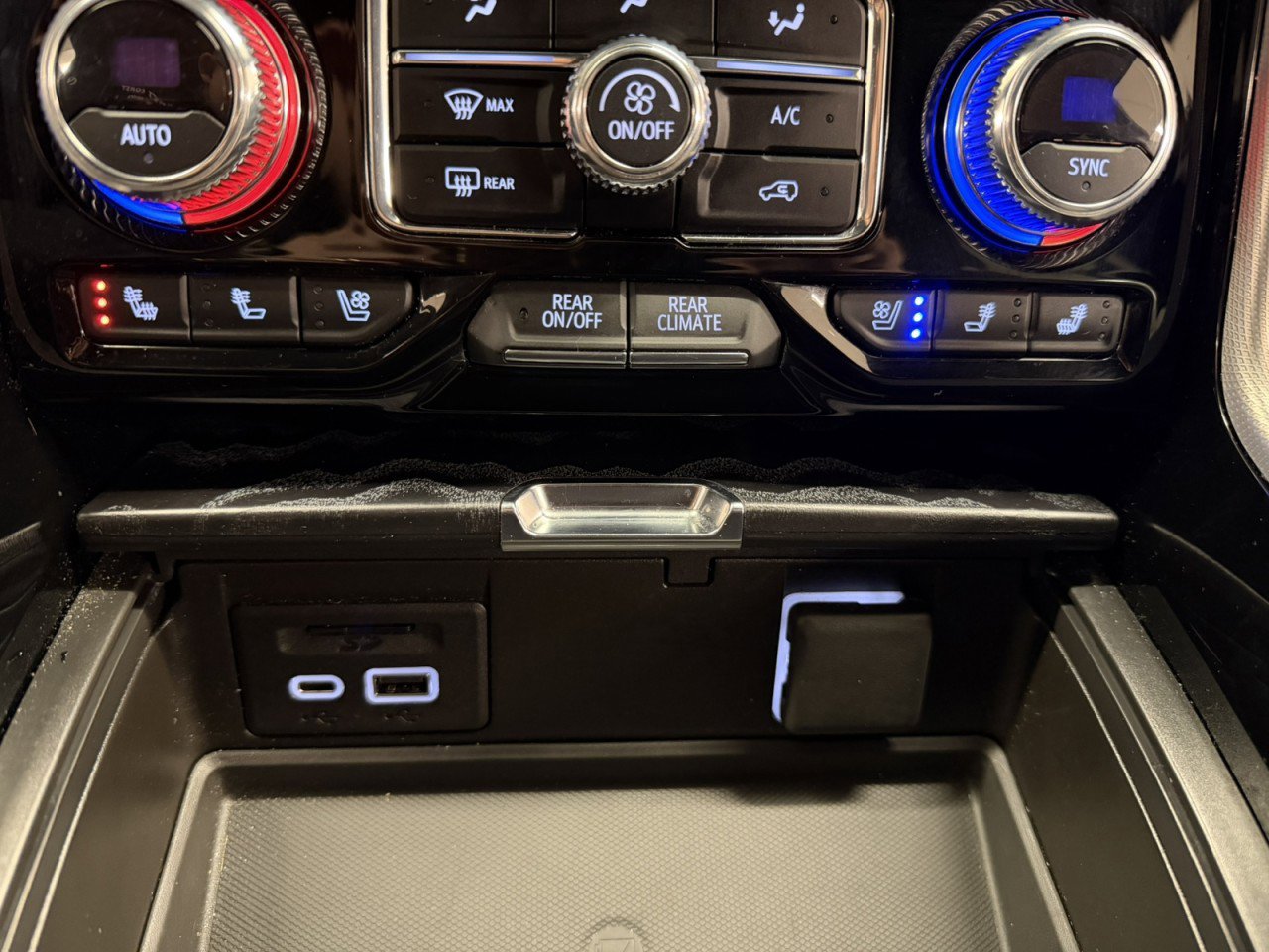 Used 2021 GMC Yukon XL Denali image 32