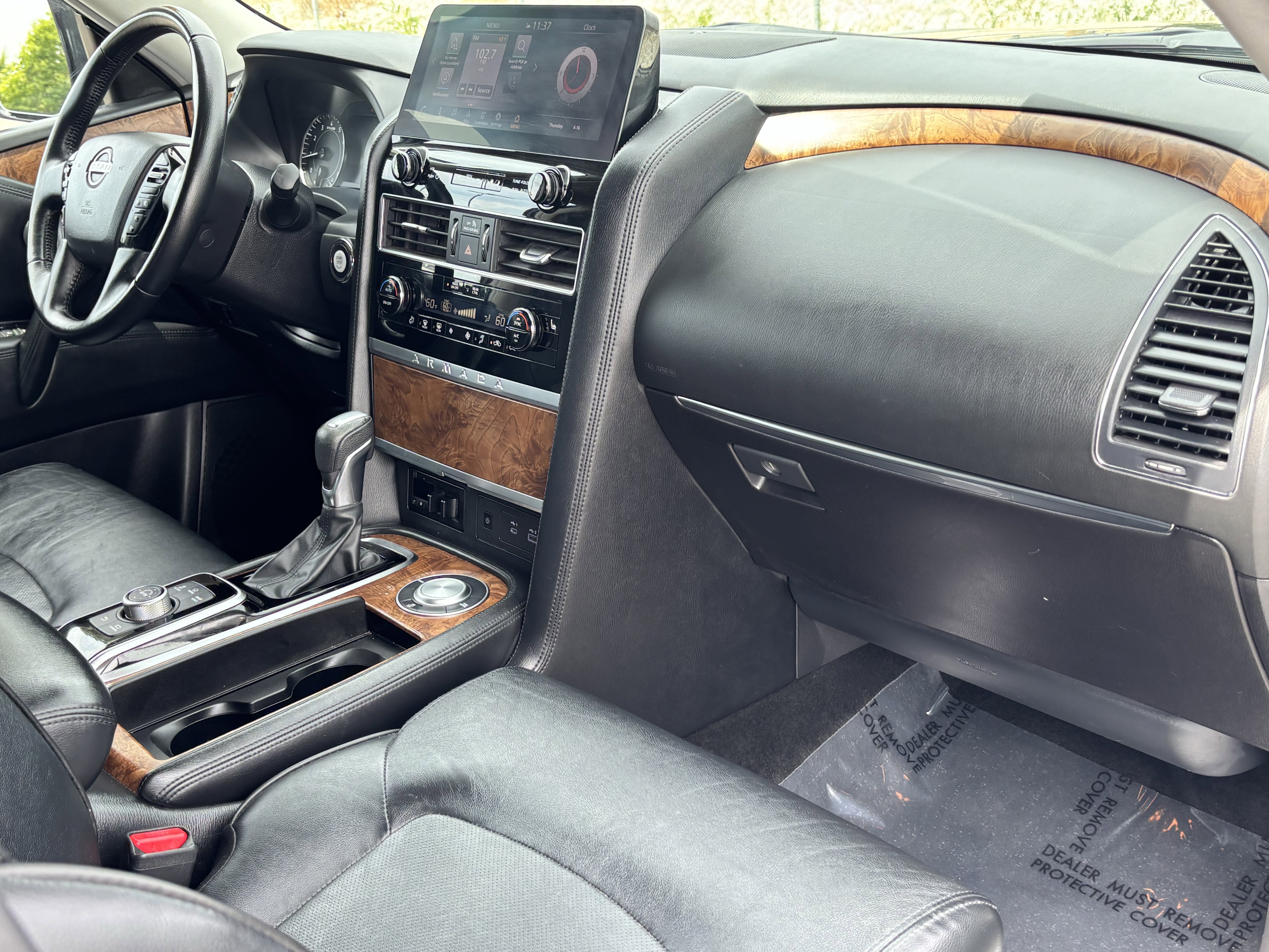 Used 2024 Nissan Armada SL w/ Captain's Chairs Package RWD image 12