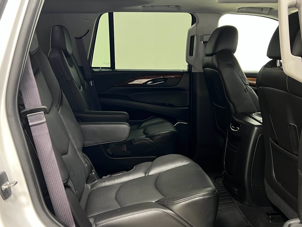 Used 2017 Cadillac Escalade Luxury AWD/4WD image 33