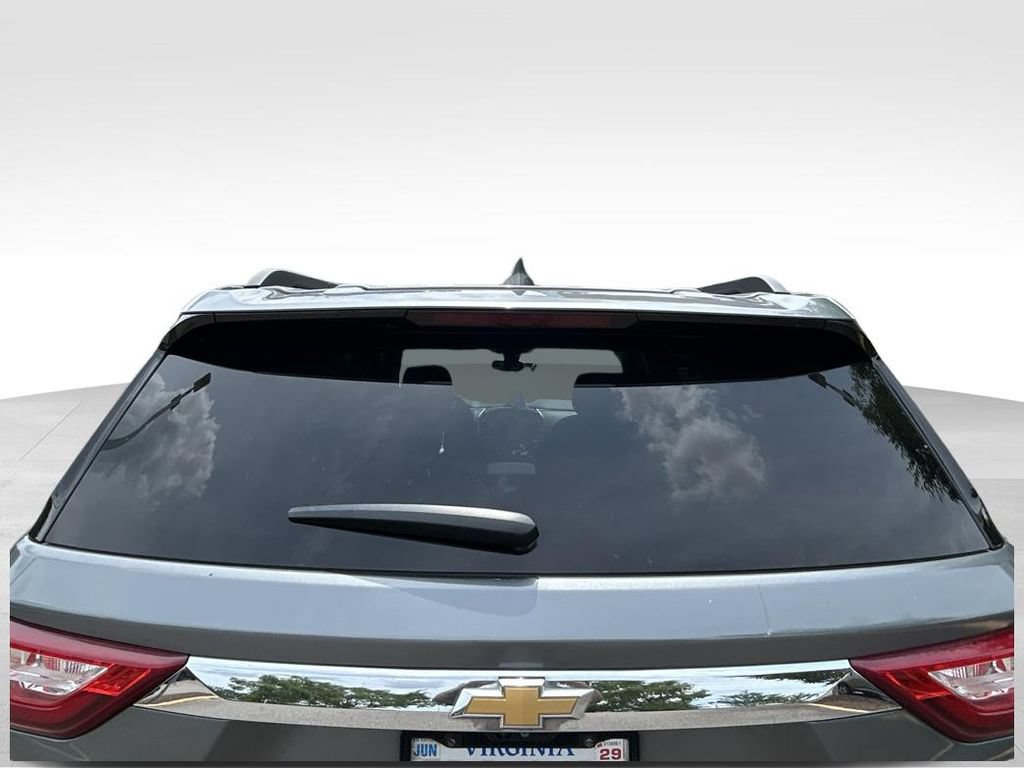 Used 2019 Chevrolet Traverse LT w/ LT Premium Package AWD/4WD image 3