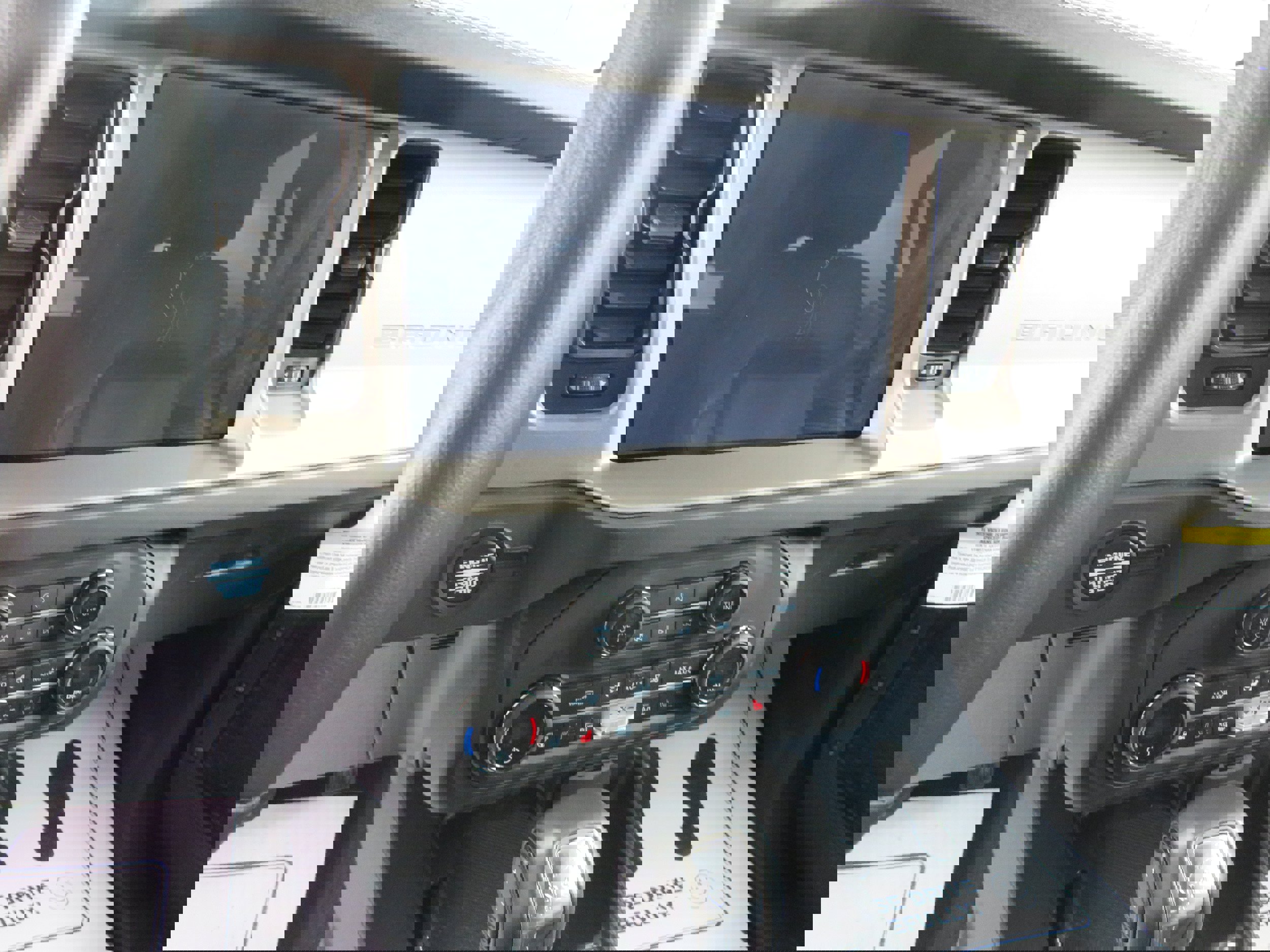 Used 2025 Ford Bronco Outer Banks image 11