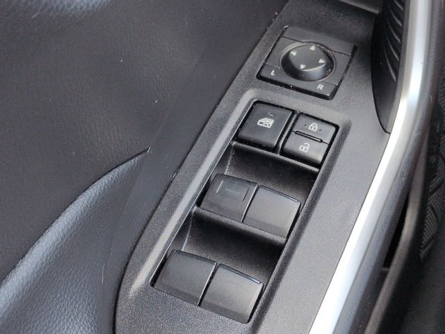 Used 2025 Toyota RAV4 LE AWD/4WD image 25