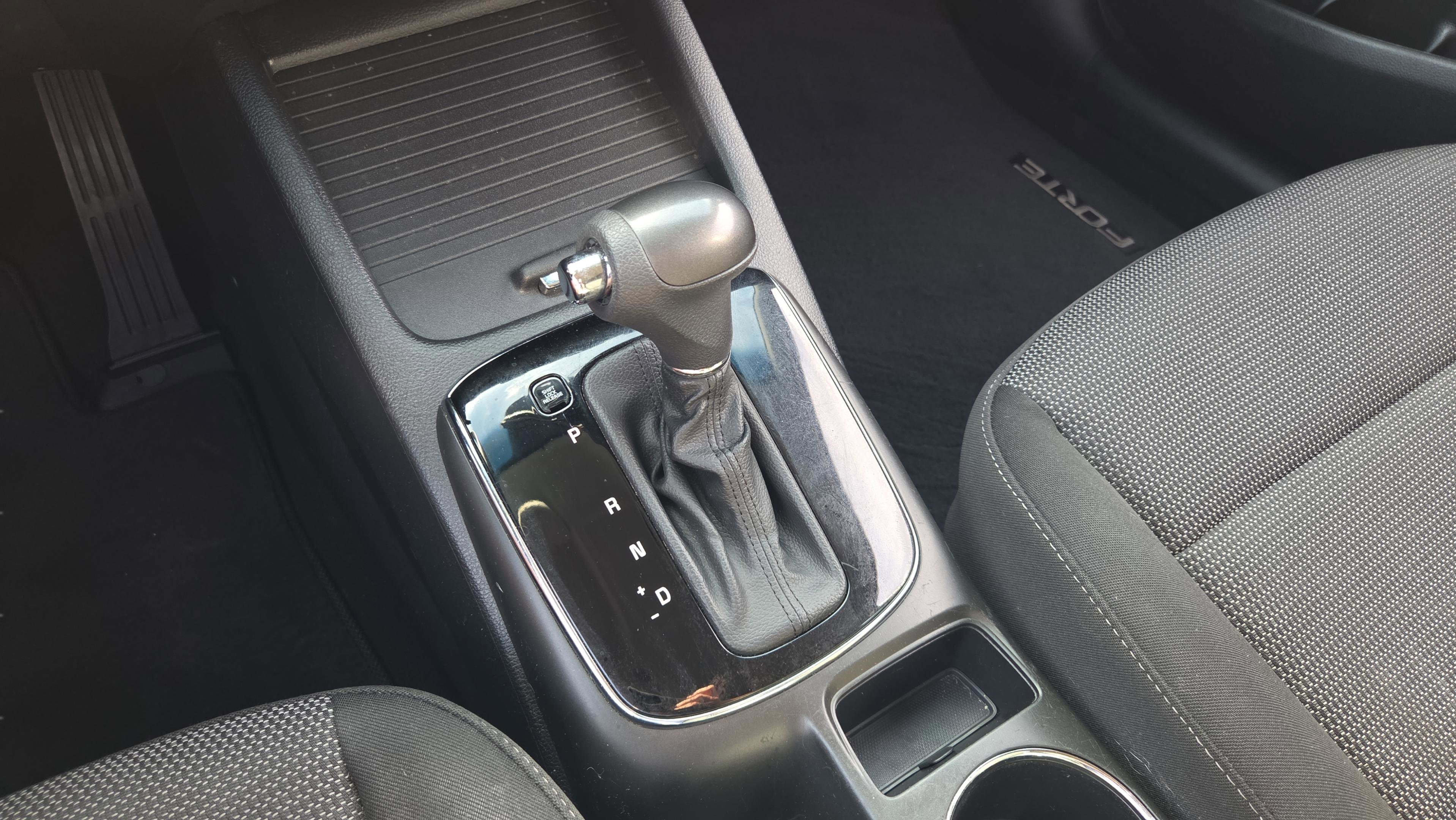 Used 2017 Kia Forte LX image 24