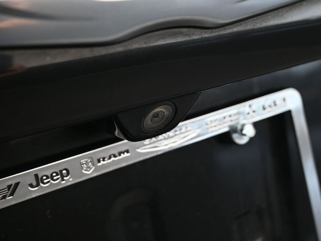 Used 2019 Chrysler Pacifica Limited image 41