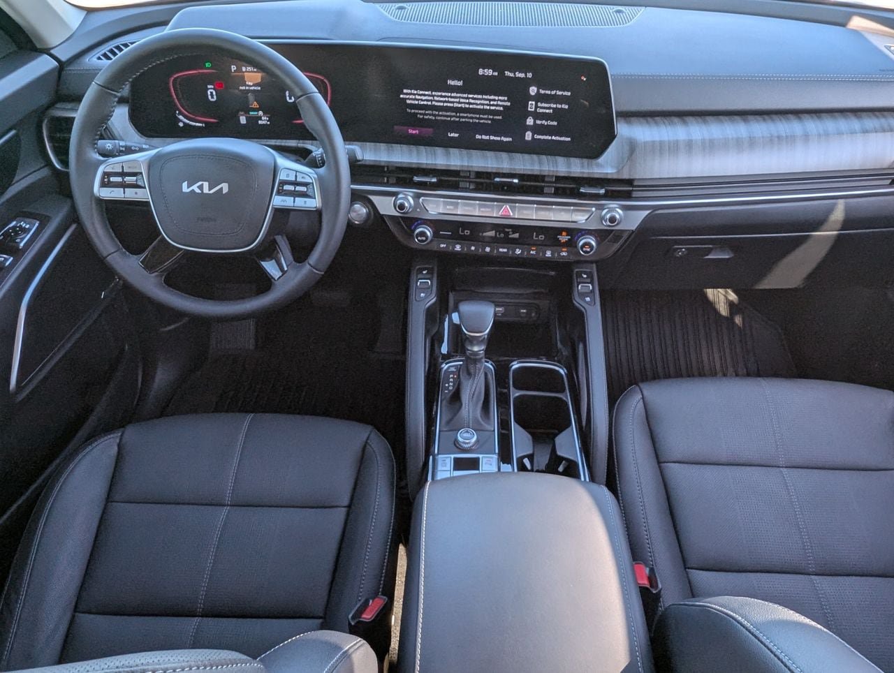 Used 2025 Kia Telluride EX w/ EX Captain's Chair Package FWD image 9