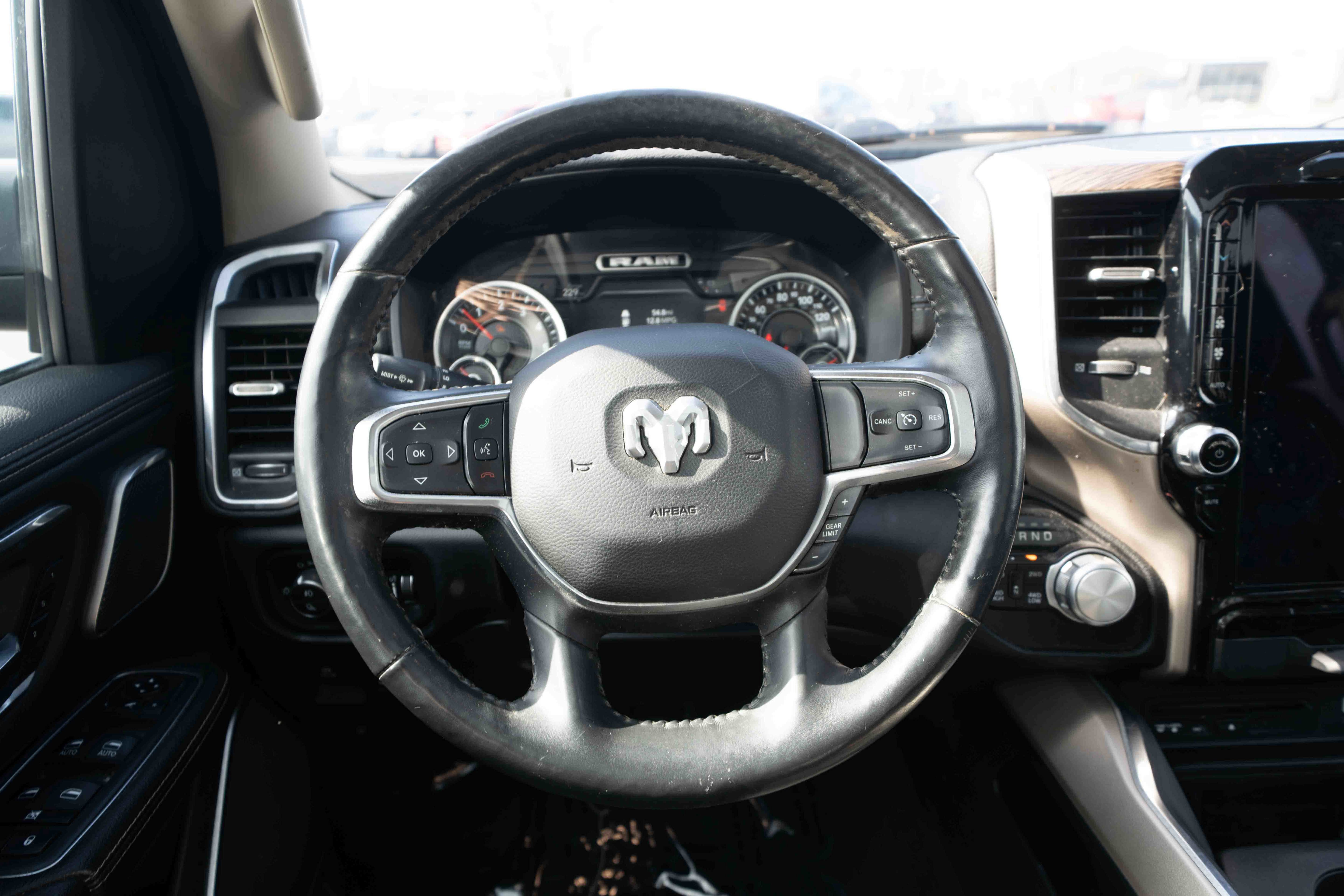 Used 2019 RAM 1500 Laramie AWD/4WD image 20