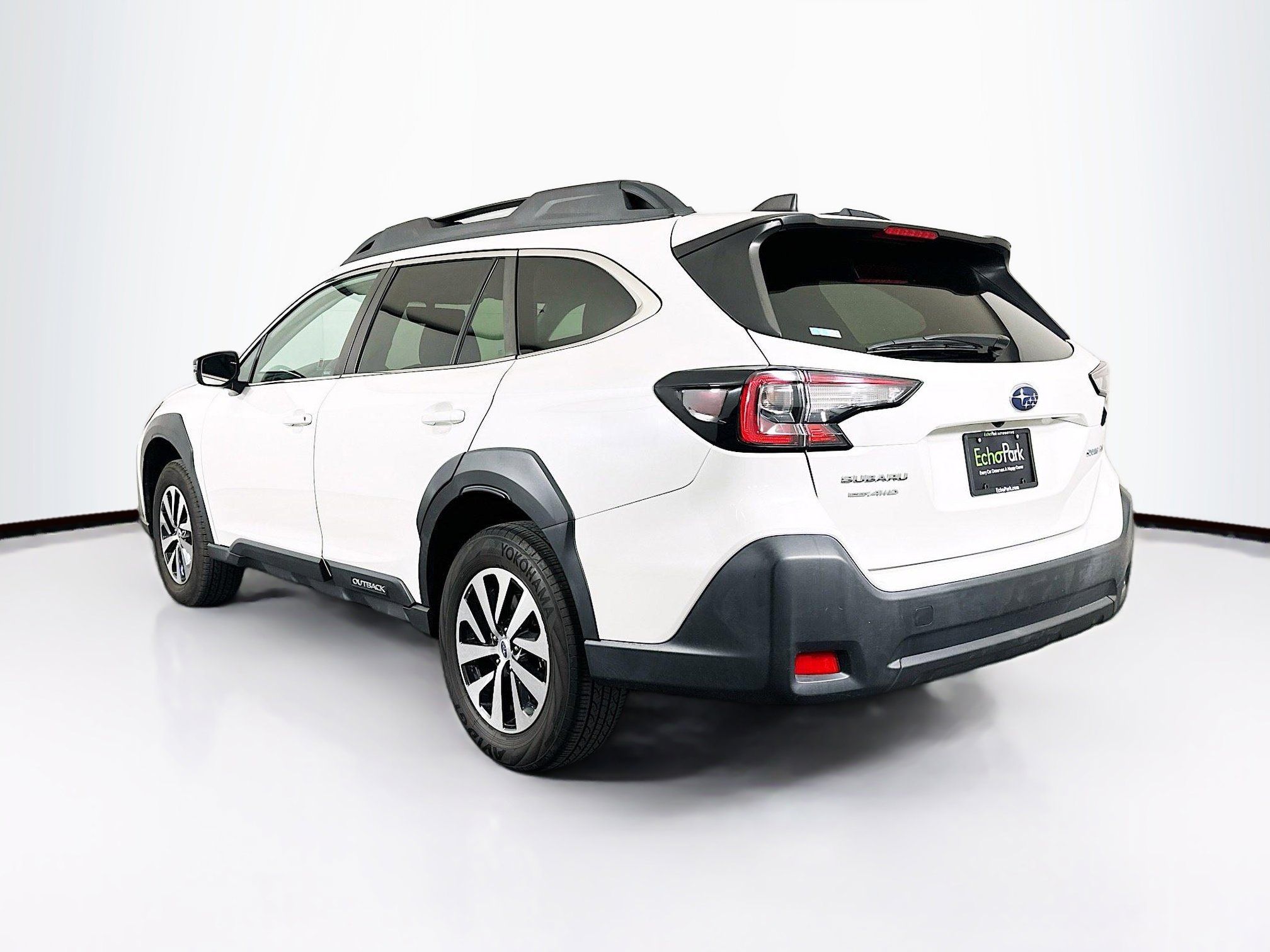 Used 2023 Subaru Outback Premium image 5
