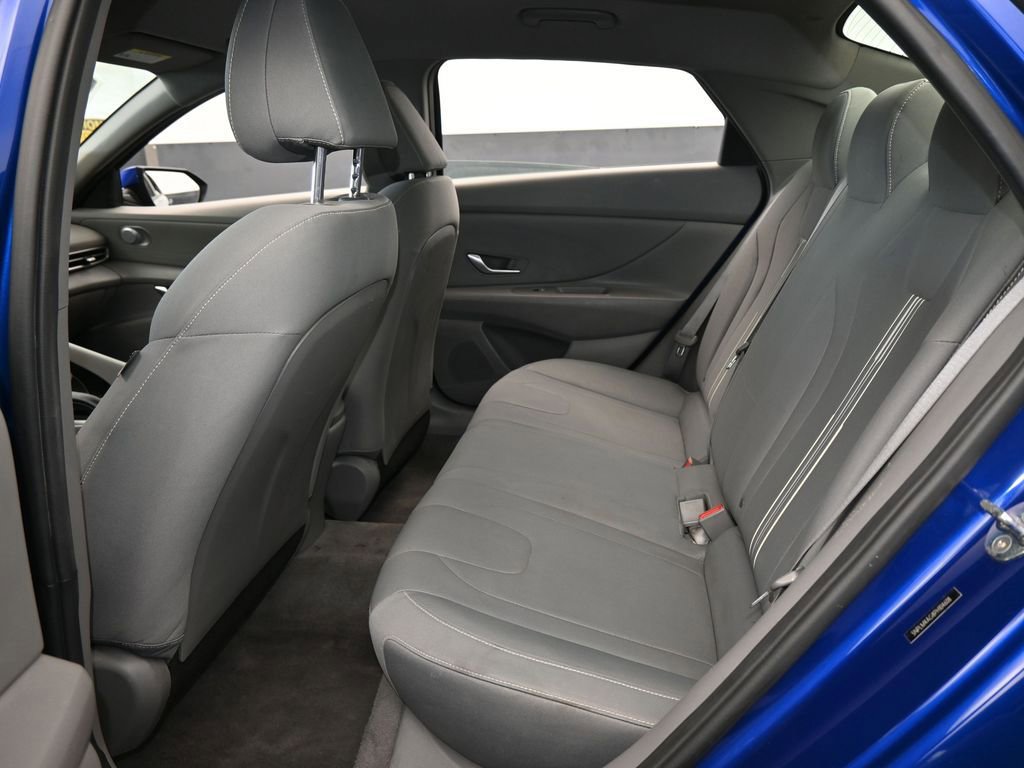 Used 2023 Hyundai Elantra SEL image 33