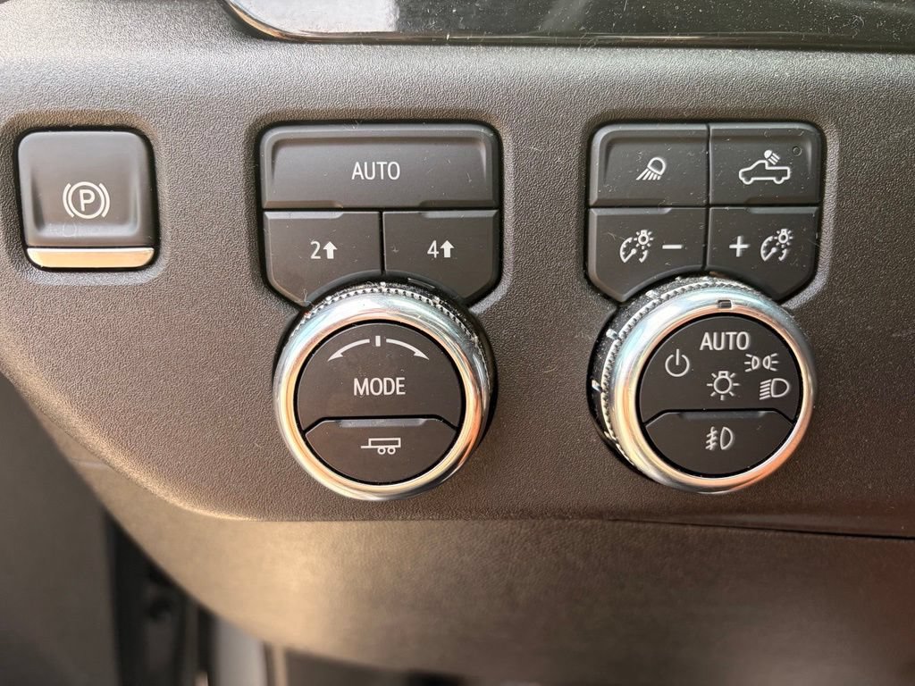 Used 2025 GMC Sierra 1500 SLT AWD/4WD image 34