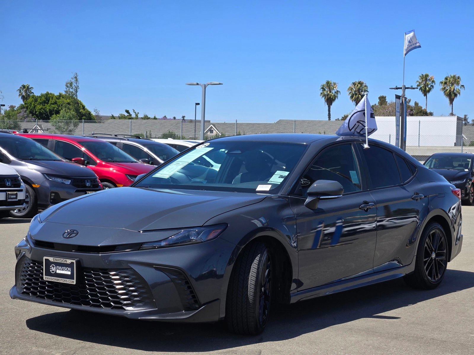Used 2025 Toyota Camry SE w/ Convenience Package FWD image 3