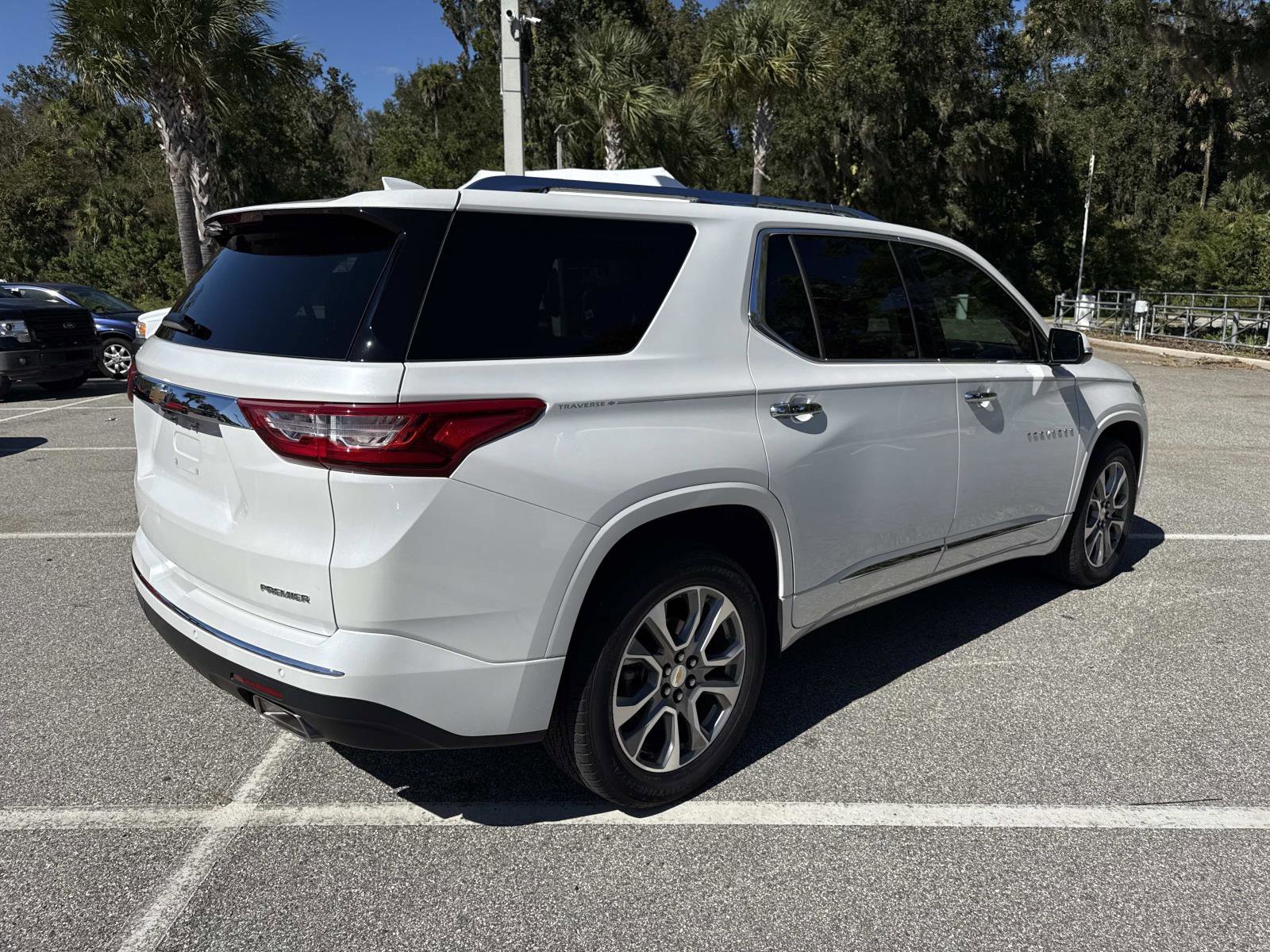 Used 2020 Chevrolet Traverse Premier image 3