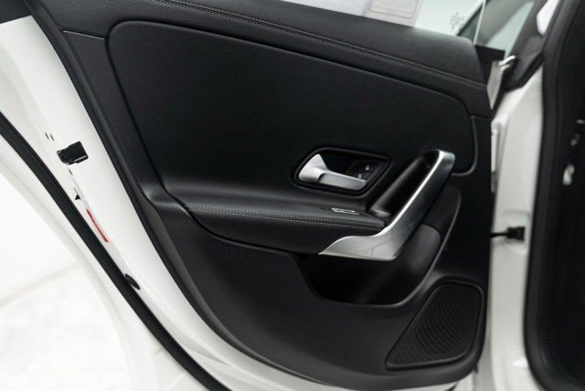 Used 2025 Mercedes-Benz CLA 250 image 27