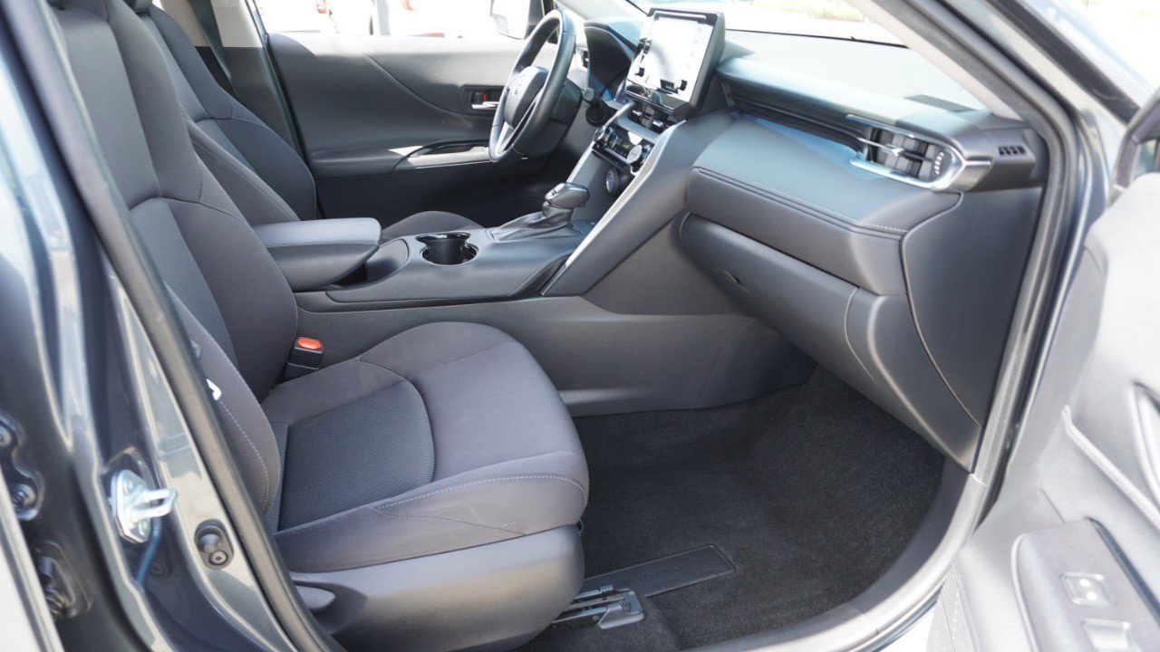 Used 2021 Toyota Venza LE w/ Carpet Mat Package (TMS) AWD/4WD image 15