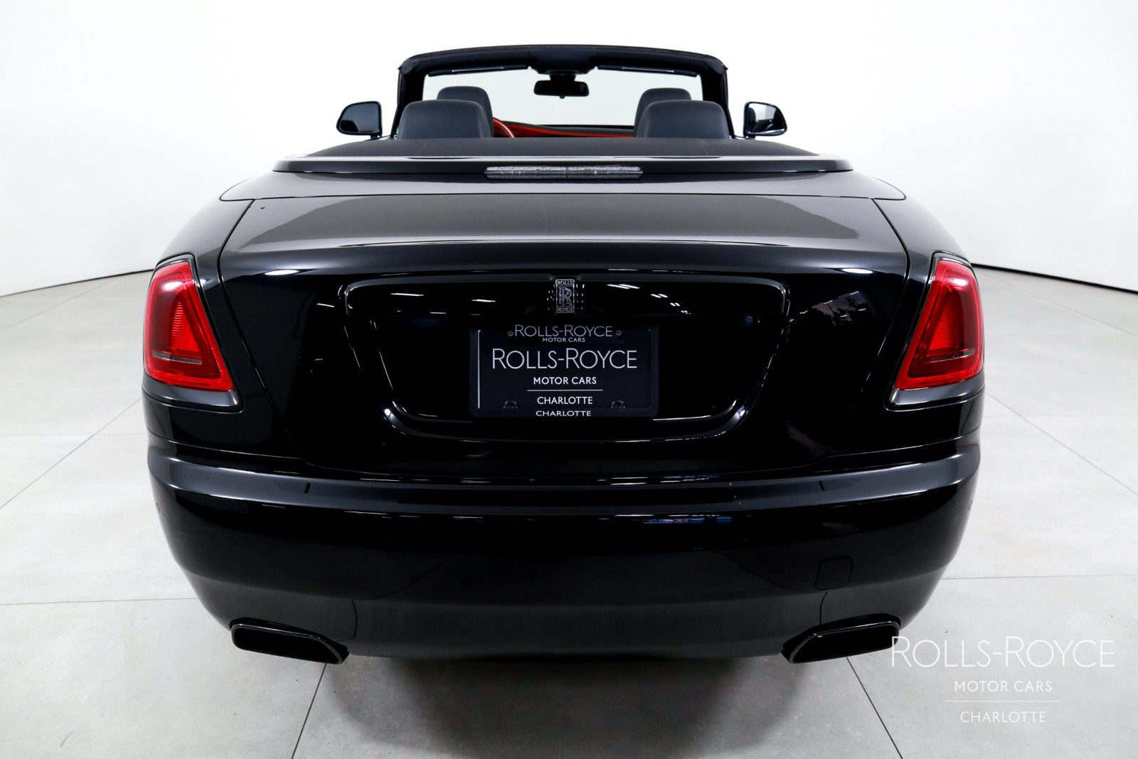 Used 2019 Rolls-Royce Dawn RWD image 10