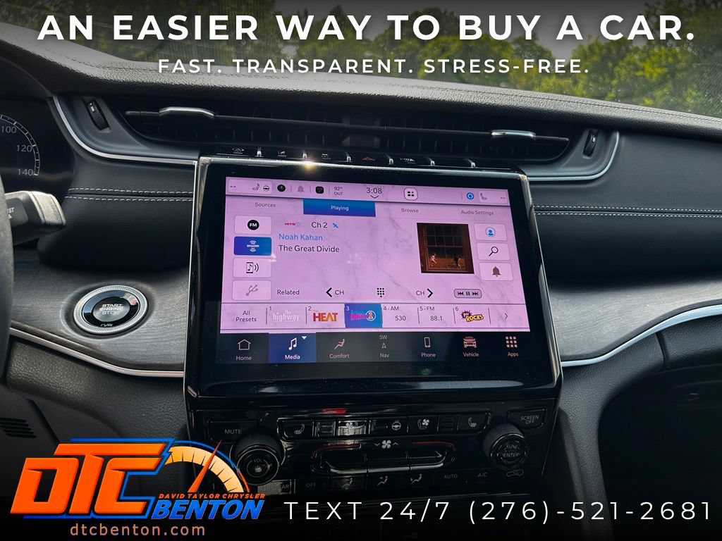 Used 2025 Jeep Grand Cherokee L Limited w/ Luxury Tech Group II AWD/4WD image 19