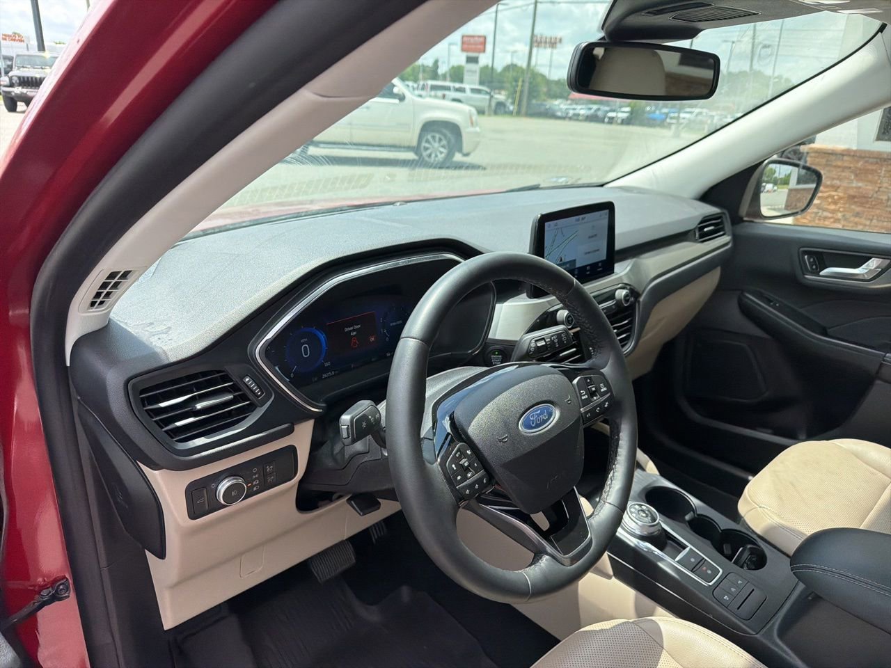 Used 2022 Ford Escape Titanium w/ Class II Trailer Tow Package AWD/4WD image 4