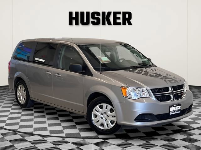 Used 2018 Dodge Grand Caravan SE w/ UConnect Hands-Free Group FWD image 1