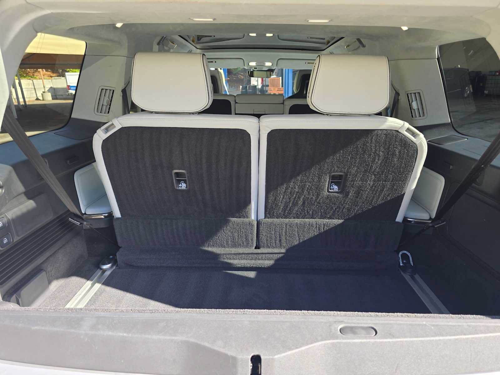 Used 2023 Rivian R1S Adventure Quad AWD/4WD image 14