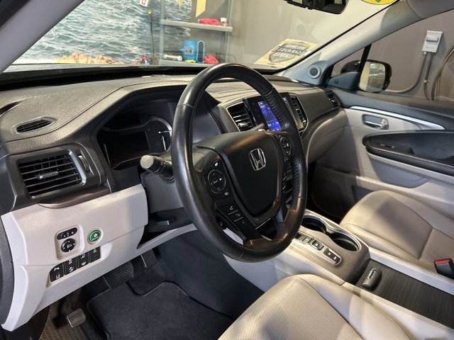 Used 2021 Honda Ridgeline RTL-E image 2