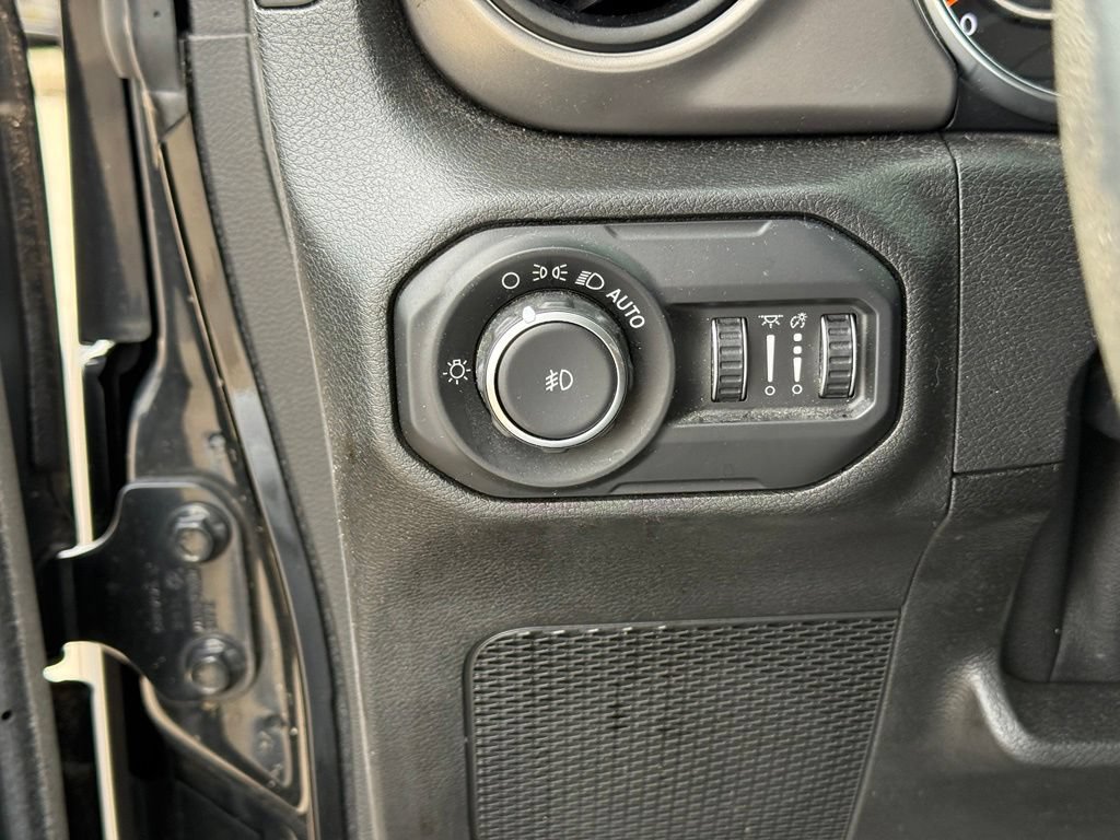 Used 2019 Jeep Wrangler Sport AWD/4WD image 18