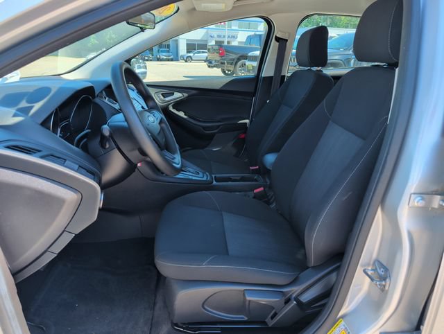 Used 2017 Ford Focus SE w/ Interior Protection Package FWD image 10