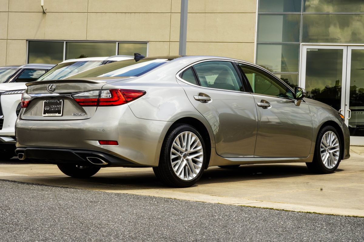 Used 2018 Lexus ES 350 w/ Ultra Luxury Package FWD image 12