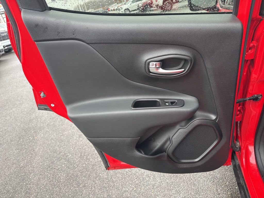 Used 2022 Jeep Renegade Latitude w/ Convenience Group image 26