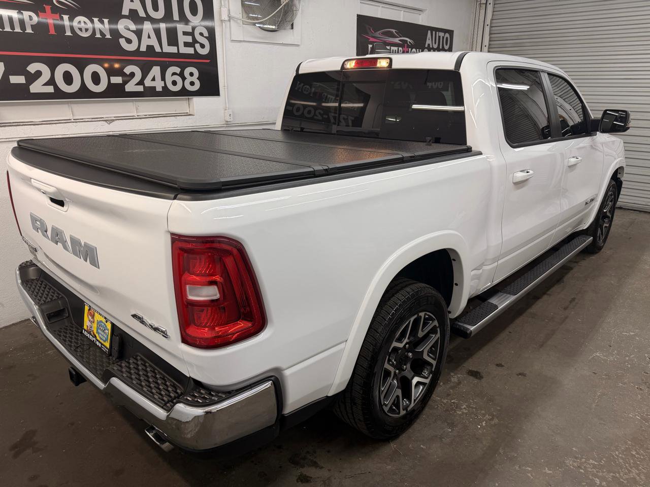 Used 2025 RAM 1500 Laramie AWD/4WD image 4