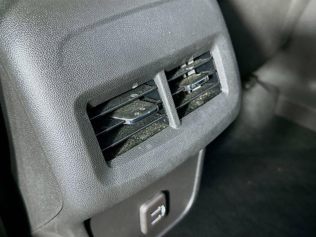 Used 2023 Chevrolet Equinox LT image 33