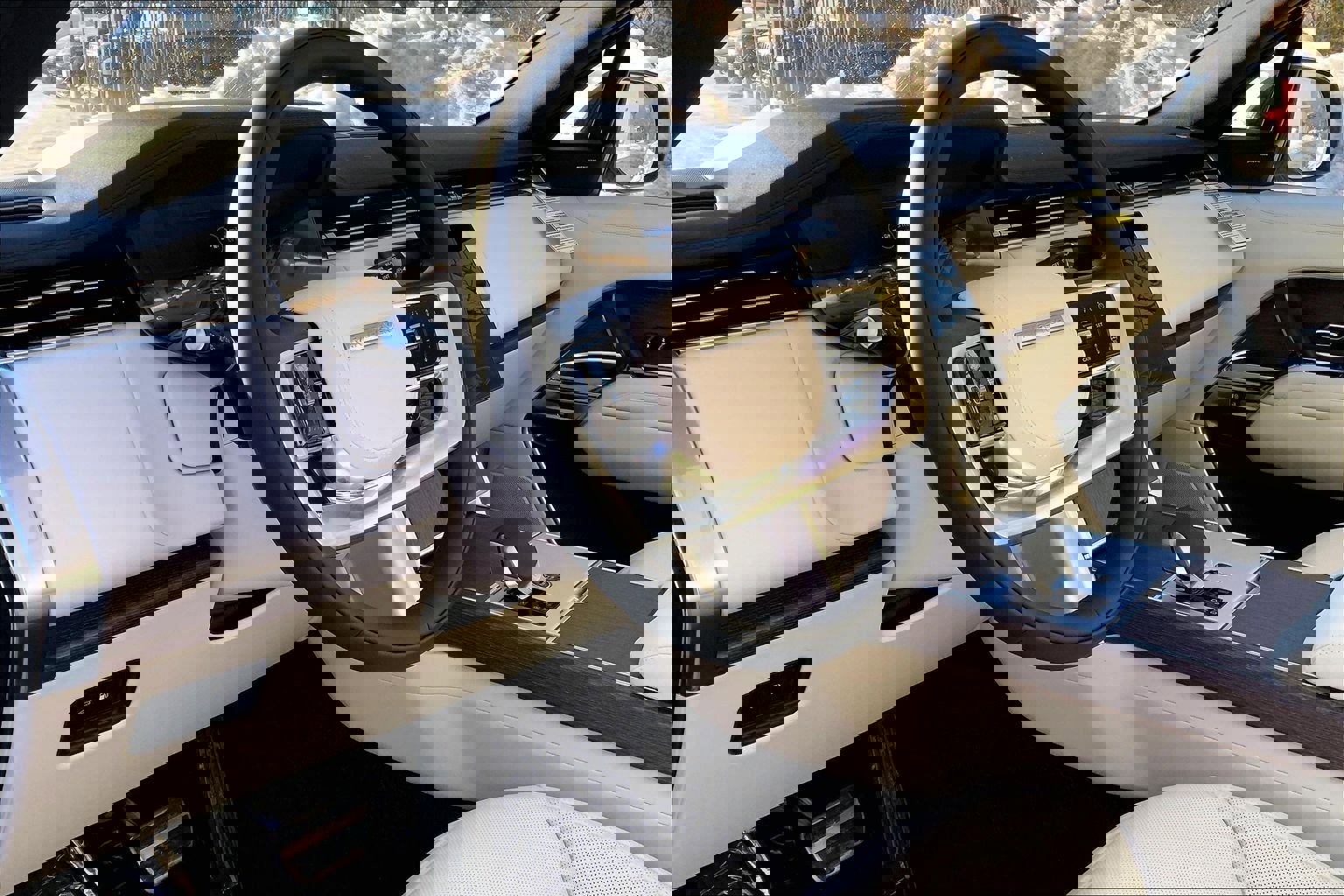 New 2026 Land Rover Range Rover SE image 8