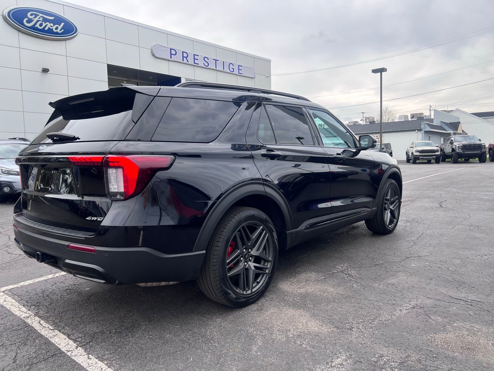 Used 2025 Ford Explorer ST-Line w/ Premium Package AWD/4WD image 9