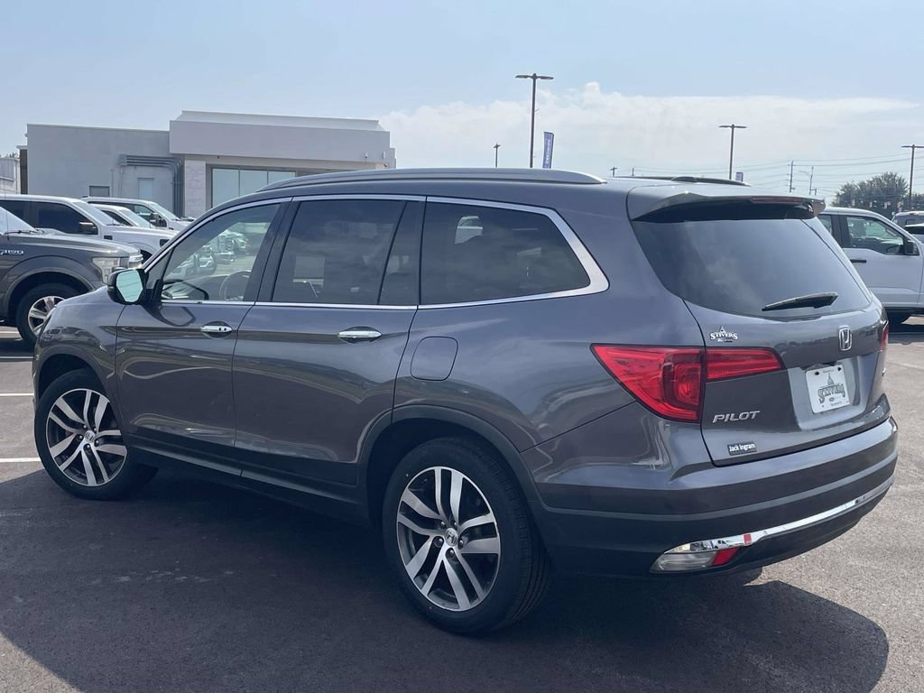 Used 2017 Honda Pilot Touring image 5