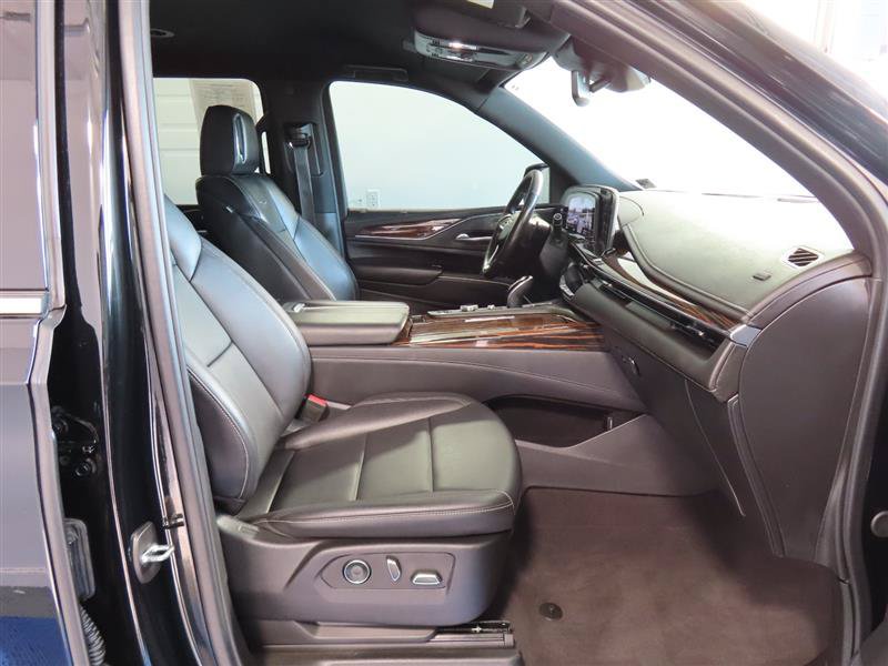 Used 2024 Cadillac Escalade ESV Luxury AWD/4WD image 41