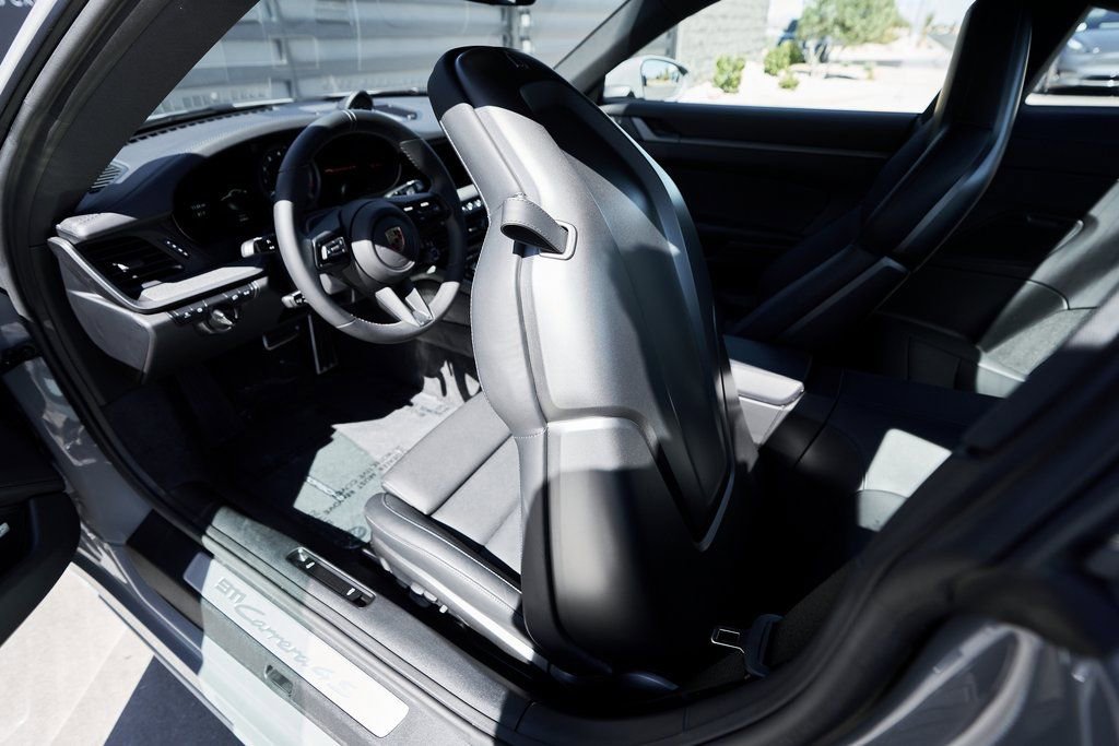 Used 2024 Porsche 911 Carrera 4S w/ Premium Package image 38