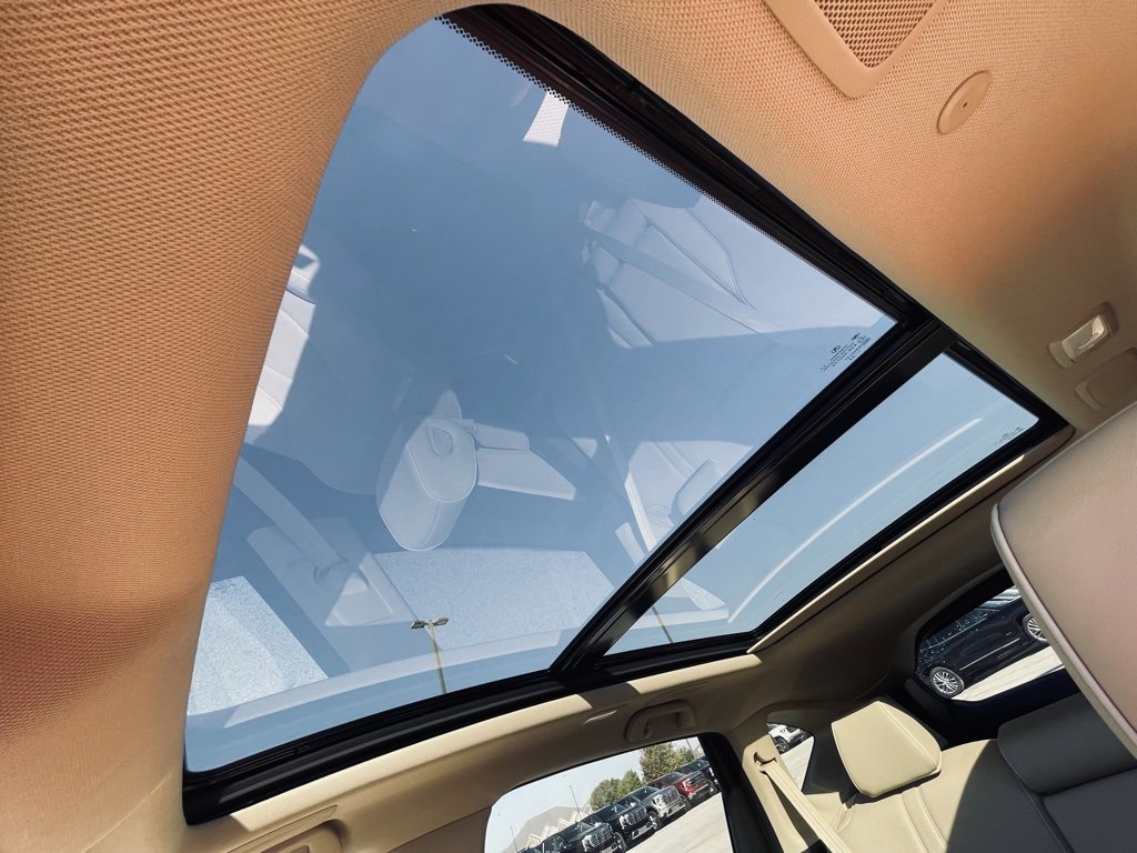 Used 2023 Acura RDX AWD w/ Advance Package image 19