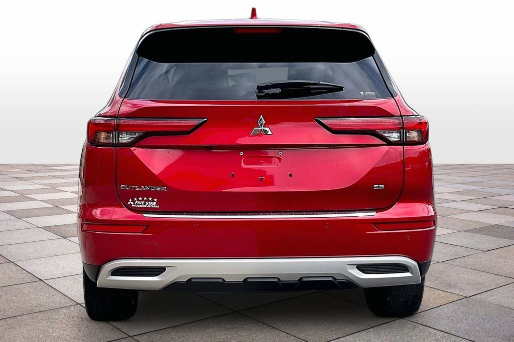 Used 2023 Mitsubishi Outlander SE AWD/4WD image 4