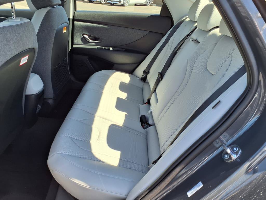 New 2025 Hyundai Elantra Limited FWD image 7