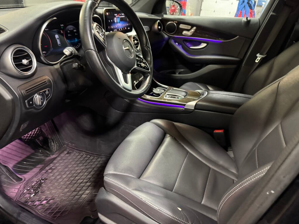 Used 2020 Mercedes-Benz GLC 300 4MATIC Coupe image 3